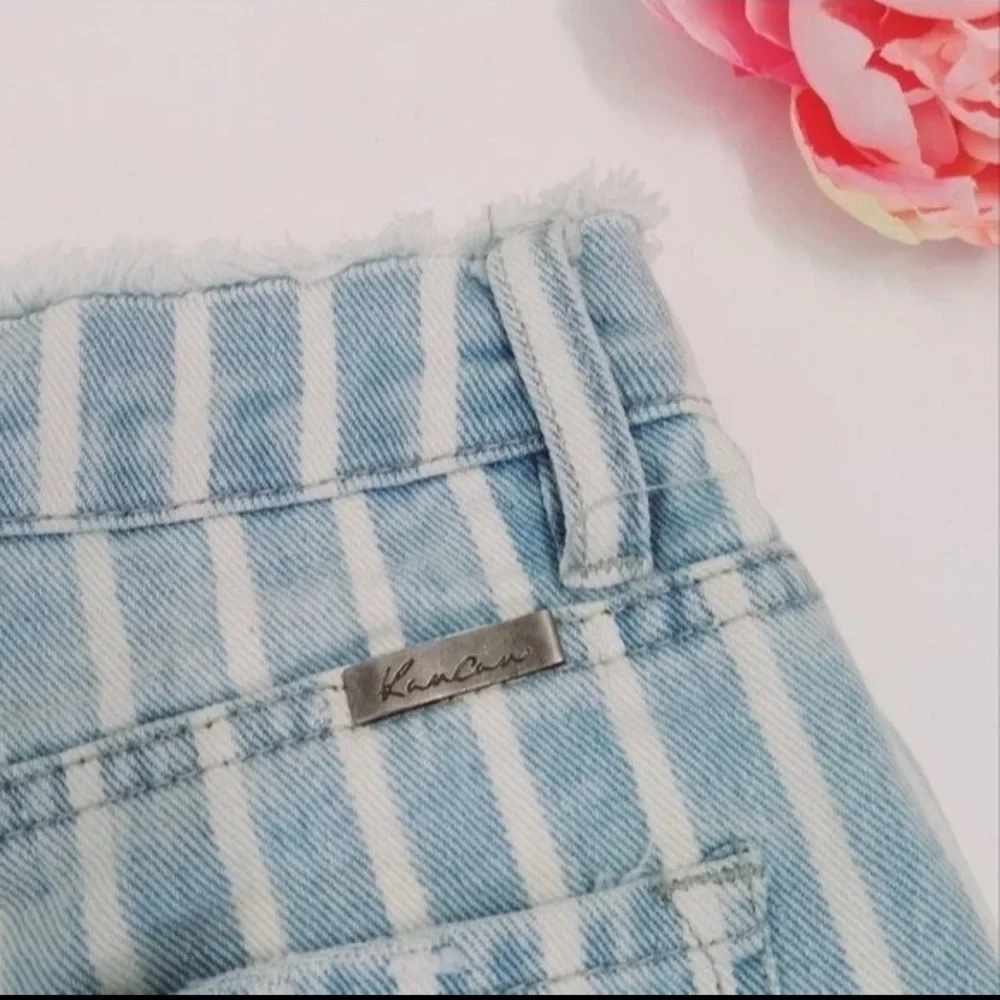 NWT KanCan Blue Striped Jean Shorts - Picture 12 of 14